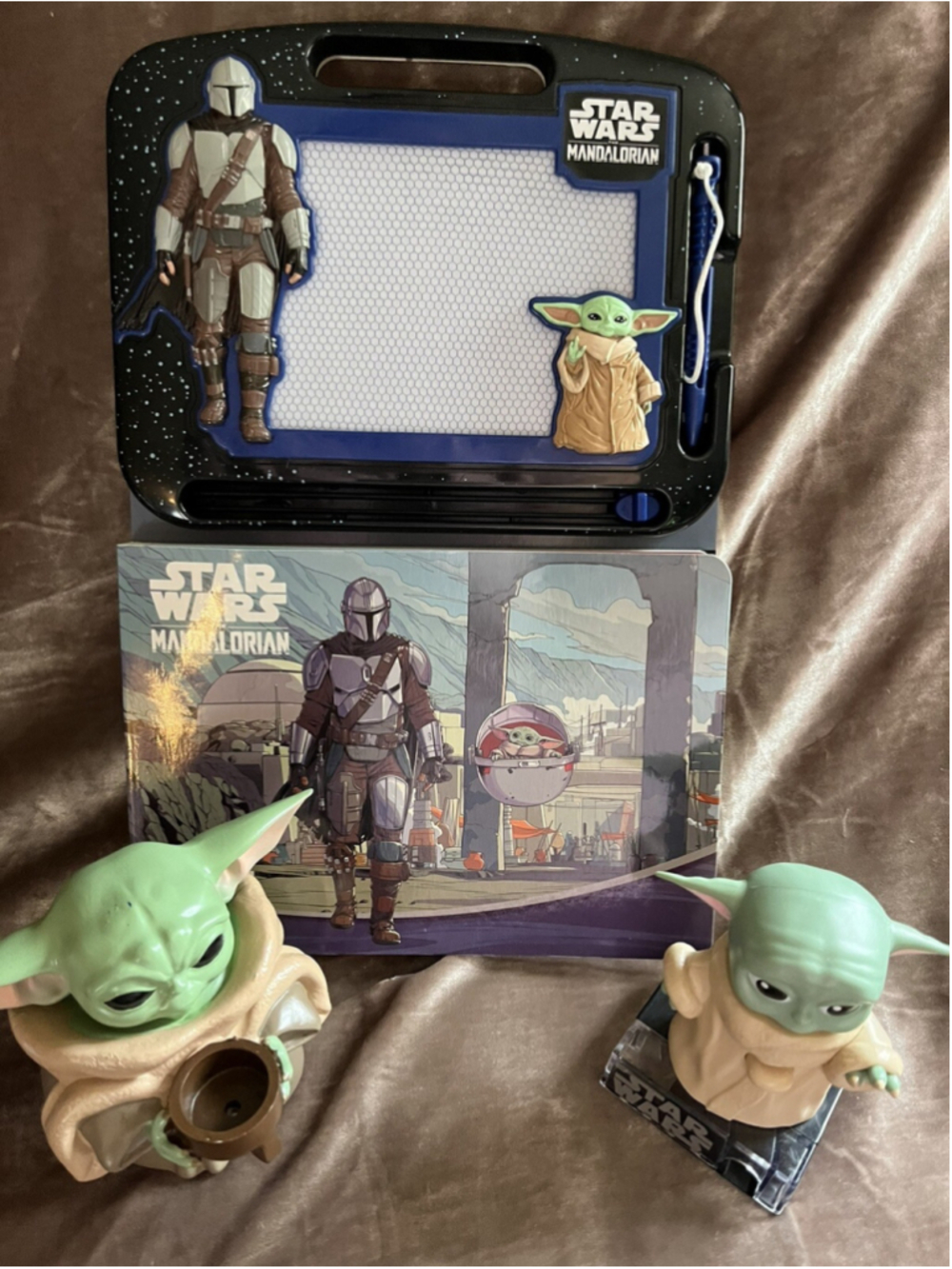 Star Wars Mandalorian Storybook & Magnetic Drawing Pad WITH EXTRAS , MUST SEE